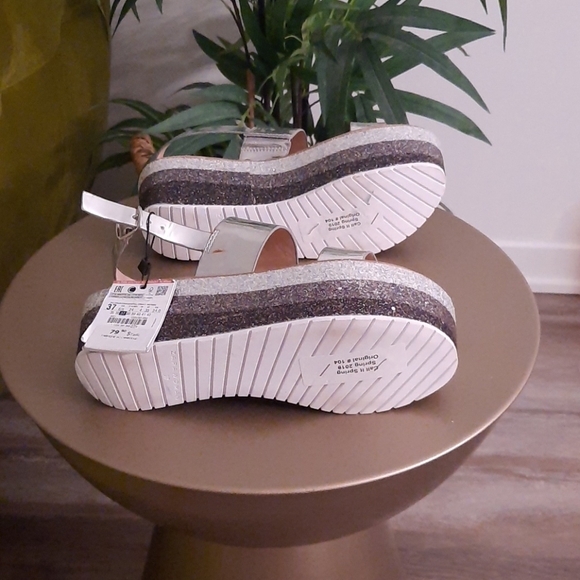 Shiny Silver Plateform sandal - Picture 3 of 4